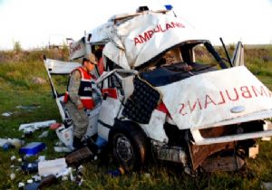 Kars yolunda ambulans kazası